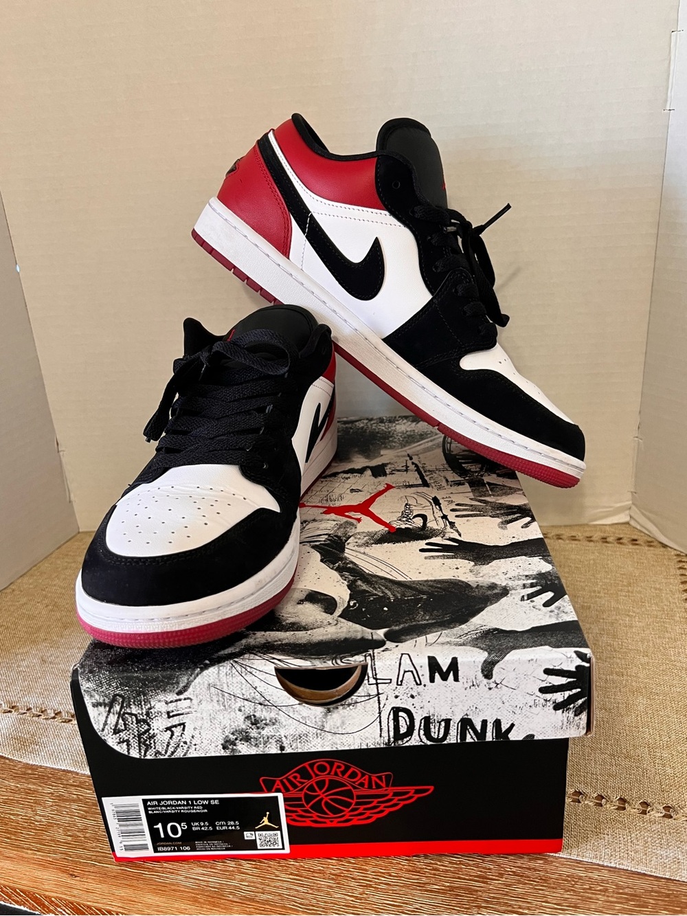 Nike Air Jordan 1 Low - Black White Red